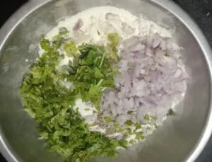Chopped-veggies-into-rice-flour